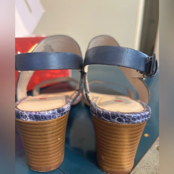 BLONDO Debi Leather Wooden Heel Oprn Toe Navy Sandals Silver Buckle Detail, Box - Picture 3 of 10